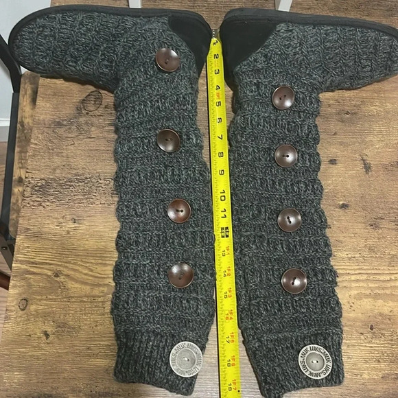 Muk Luks. Size 7. Perfect boots for Fall! Warm suede base with wool upper. - Picture 5 of 7